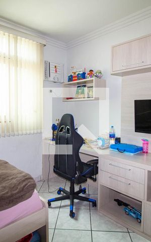 Casa à venda com 200m², 3 quartos e sem vaga Casa à venda com 200m², 3 quartos e sem vagaQuarto 2
