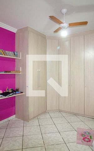 Casa à venda com 200m², 3 quartos e sem vaga Casa à venda com 200m², 3 quartos e sem vagaSuíte