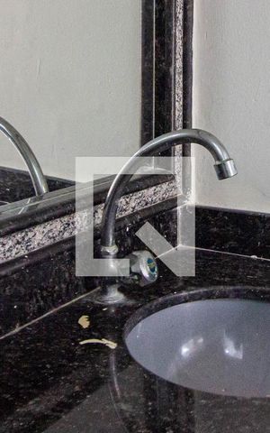 Casa à venda com 200m², 3 quartos e sem vaga Casa à venda com 200m², 3 quartos e sem vagaBanheiro da Suíte
