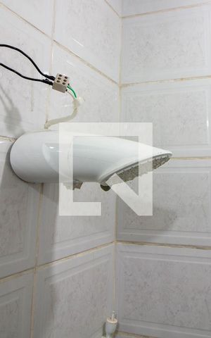 Casa à venda com 200m², 3 quartos e sem vaga Casa à venda com 200m², 3 quartos e sem vagaBanheiro da Suíte