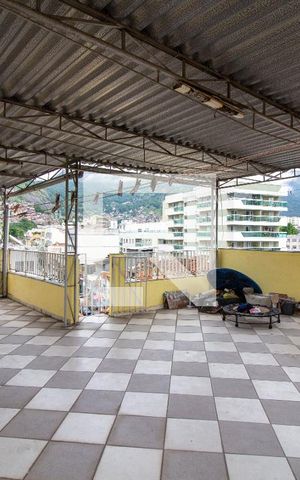 Casa à venda com 200m², 3 quartos e sem vaga Casa à venda com 200m², 3 quartos e sem vagaTerraço 1/Área de Serviço