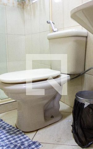 Casa à venda com 200m², 3 quartos e sem vaga Casa à venda com 200m², 3 quartos e sem vagaBanheiro Social 2