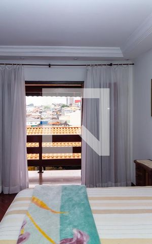 Casa à venda com 300m², 4 quartos e 7 vagas Casa à venda com 300m², 4 quartos e 7 vagasQuarto 2