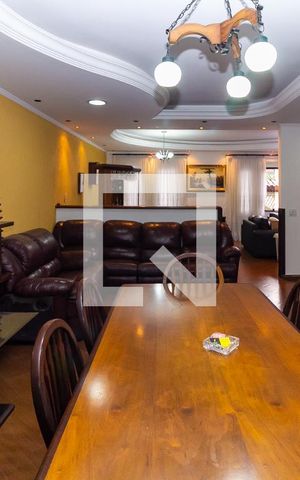 Casa à venda com 300m², 4 quartos e 7 vagas Casa à venda com 300m², 4 quartos e 7 vagasSala 2