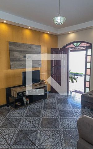Casa à venda com 360m², 4 quartos e 4 vagas Casa à venda com 360m², 4 quartos e 4 vagasSala