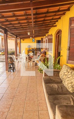 Casa à venda com 360m², 4 quartos e 4 vagas Casa à venda com 360m², 4 quartos e 4 vagasVaranda / quintal
