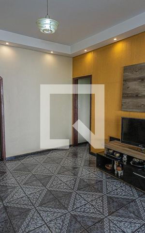 Casa à venda com 360m², 4 quartos e 4 vagas Casa à venda com 360m², 4 quartos e 4 vagasSala