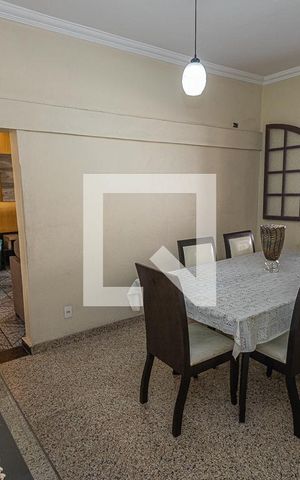 Casa à venda com 360m², 4 quartos e 4 vagas Casa à venda com 360m², 4 quartos e 4 vagasCopa