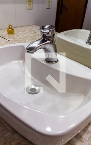 Casa à venda com 240m², 3 quartos e 2 vagas Casa à venda com 240m², 3 quartos e 2 vagasBanheiro do Quarto 1