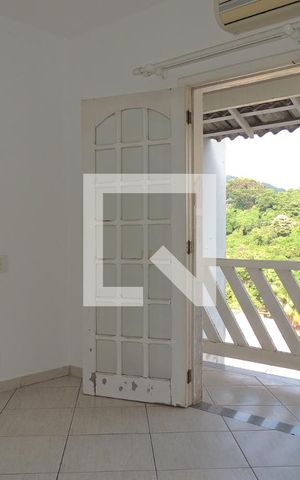 Casa de condomínio para alugar com 407m², 3 quartos e 2 vagasQuarto 1