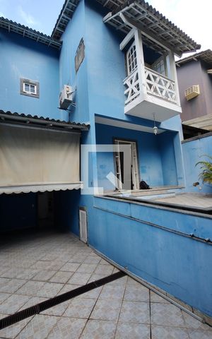 Casa de condomínio para alugar com 407m², 3 quartos e 2 vagas Casa de condomínio para alugar com 407m², 3 quartos e 2 vagasFachada Frente