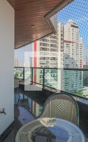 Apartamento à venda com 200m², 3 quartos e 3 vagas Apartamento à venda com 200m², 3 quartos e 3 vagasVaranda 2 Sala
