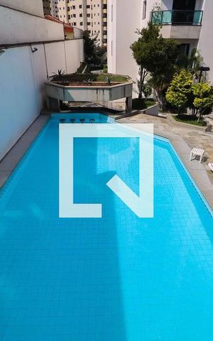 Apartamento à venda com 200m², 3 quartos e 3 vagas Apartamento à venda com 200m², 3 quartos e 3 vagasPiscina