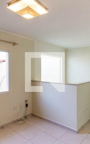 Casa à venda com 185m², 3 quartos e 3 vagas Casa à venda com 185m², 3 quartos e 3 vagasSala Secundária