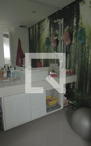 Apartamento para alugar com 650m², 3 quartos e 4 vagasBanheiro da Suíte 1