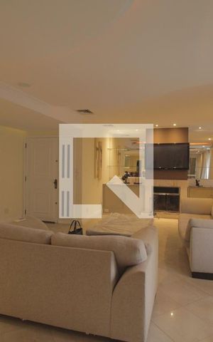 Apartamento para alugar com 650m², 3 quartos e 4 vagasSala de TV