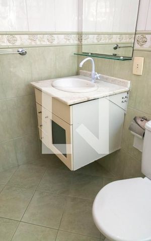 Apartamento à venda com 60m², 2 quartos e 2 vagas Apartamento à venda com 60m², 2 quartos e 2 vagasBanheiro