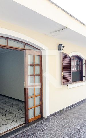 Casa à venda com 804m², 12 quartos e 3 vagas Casa à venda com 804m², 12 quartos e 3 vagasVaranda Casa 1