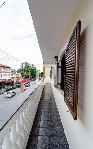 Casa à venda com 804m², 12 quartos e 3 vagas Casa à venda com 804m², 12 quartos e 3 vagasVaranda Casa 1