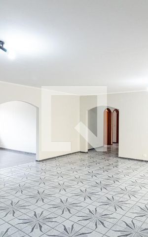 Casa à venda com 804m², 12 quartos e 3 vagas Casa à venda com 804m², 12 quartos e 3 vagasSala Casa 1