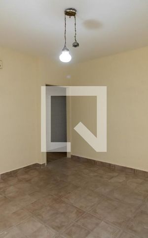 Casa para alugar com 140m², 2 quartos e 1 vaga Casa para alugar com 140m², 2 quartos e 1 vagaSala