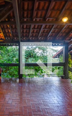 Casa à venda com 433m², 5 quartos e 8 vagas Casa à venda com 433m², 5 quartos e 8 vagasGaragem