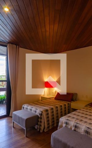 Casa à venda com 433m², 5 quartos e 8 vagas Casa à venda com 433m², 5 quartos e 8 vagasSuíte 3