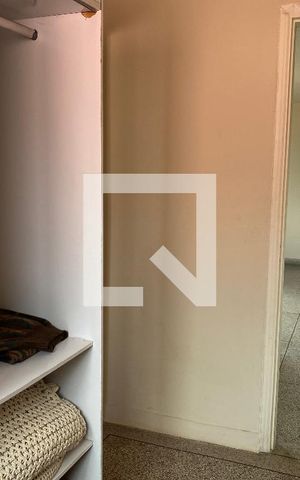 Apartamento para alugar com 130m², 2 quartos e sem vaga Apartamento para alugar com 130m², 2 quartos e sem vagaCloset da suíte 1