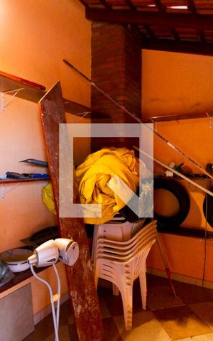 Casa à venda com 220m², 3 quartos e 3 vagas Casa à venda com 220m², 3 quartos e 3 vagasDepósito