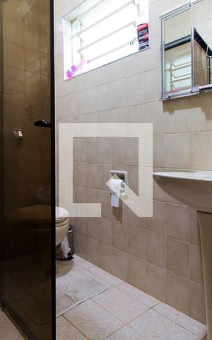Casa à venda com 220m², 3 quartos e 3 vagas Casa à venda com 220m², 3 quartos e 3 vagasBanheiro Suíte