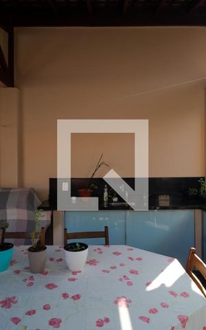 Casa à venda com 258m², 4 quartos e 3 vagas Casa à venda com 258m², 4 quartos e 3 vagasQuintal