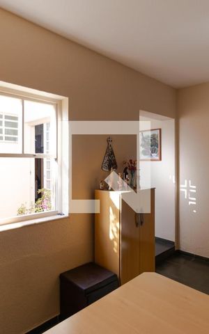 Casa à venda com 258m², 4 quartos e 3 vagas Casa à venda com 258m², 4 quartos e 3 vagasEscritório