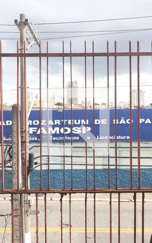 Casa à venda com 472m², 3 quartos e 3 vagasVista