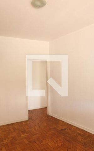 Casa à venda com 472m², 3 quartos e 3 vagasSala
