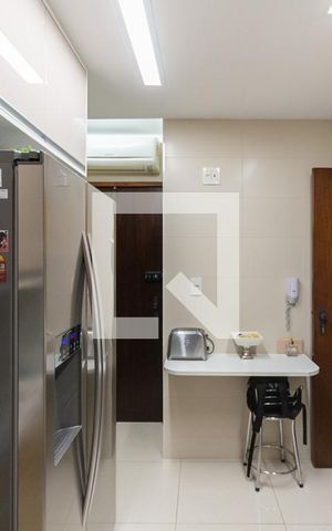 Apartamento à venda com 120m², 4 quartos e 2 vagasCozinha