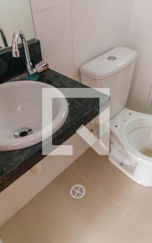 Casa de condomínio à venda com 33m², 1 quarto e sem vaga Casa de condomínio à venda com 33m², 1 quarto e sem vagaBanheiro