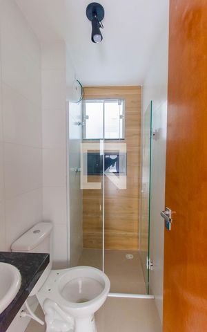 Casa de condomínio à venda com 33m², 1 quarto e sem vaga Casa de condomínio à venda com 33m², 1 quarto e sem vagaBanheiro