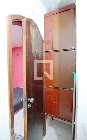 Casa de condomínio à venda com 140m², 3 quartos e 1 vaga Casa de condomínio à venda com 140m², 3 quartos e 1 vagaBanheiro da Suíte 2