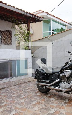 Casa de condomínio à venda com 140m², 3 quartos e 1 vaga Casa de condomínio à venda com 140m², 3 quartos e 1 vagaGaragem