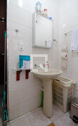 Casa de condomínio à venda com 140m², 3 quartos e 1 vaga Casa de condomínio à venda com 140m², 3 quartos e 1 vagaBanheiro da Suíte 2
