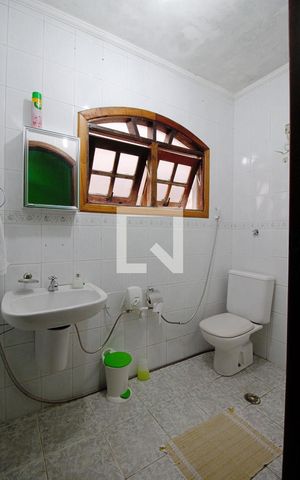 Casa de condomínio à venda com 140m², 3 quartos e 1 vaga Casa de condomínio à venda com 140m², 3 quartos e 1 vagaBanheiro