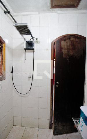 Casa de condomínio à venda com 140m², 3 quartos e 1 vaga Casa de condomínio à venda com 140m², 3 quartos e 1 vagaBanheiro da Suíte 2