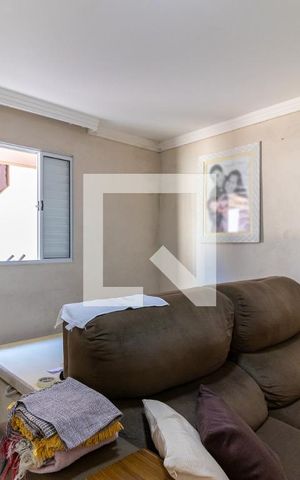 Casa para alugar com 670m², 6 quartos e 8 vagas Casa para alugar com 670m², 6 quartos e 8 vagasEdícula - Quarto 2
