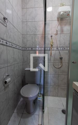 Casa de condomínio à venda com 113m², 2 quartos e 3 vagas Casa de condomínio à venda com 113m², 2 quartos e 3 vagasBanheiro da Suíte