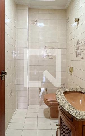 Casa à venda com 240m², 4 quartos e 4 vagasLavabo