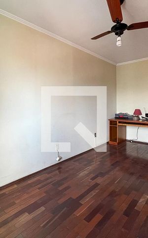 Casa à venda com 240m², 4 quartos e 4 vagasQuarto 1