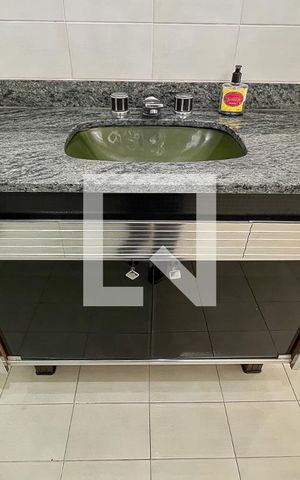 Casa à venda com 240m², 4 quartos e 4 vagasBanheiro do Quarto 4