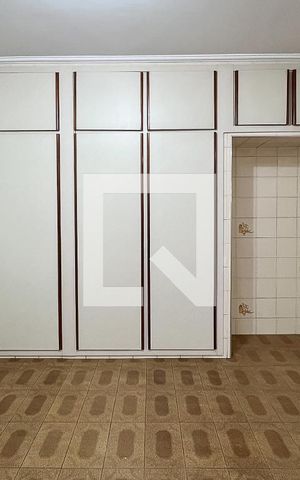 Casa à venda com 240m², 4 quartos e 4 vagasCozinha