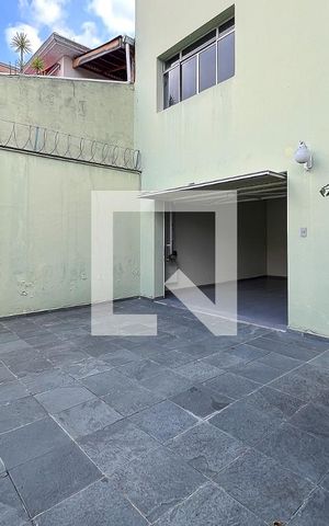 Casa à venda com 240m², 4 quartos e 4 vagasGaragem