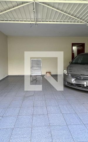 Casa à venda com 240m², 4 quartos e 4 vagasGaragem